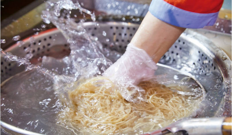 仁川美食：挥去汗水的清凉一碗——花平洞冷面